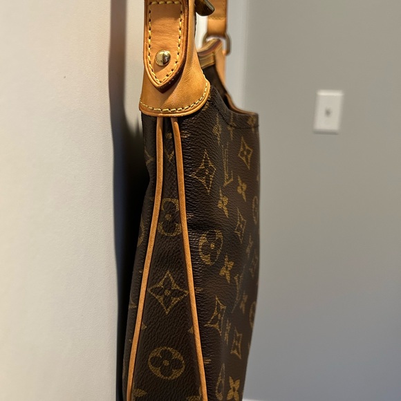 Authentic Louis Vuitton Odeon Crossbody - Picture 7 of 16